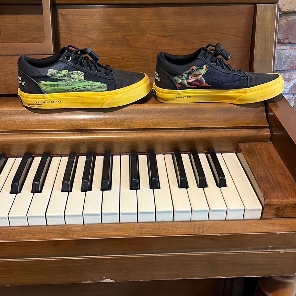 Vans National Geographic Photo Ark lace up  shoes Sz 1